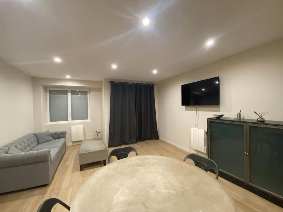 Appartement T2 Spacieux Et Equipe Mions ภายนอก รูปภาพ
